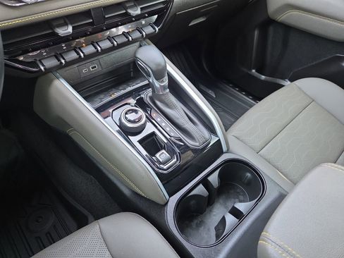 Used 2025 Chevrolet Colorado ZR2 w/ Technology Package image 25