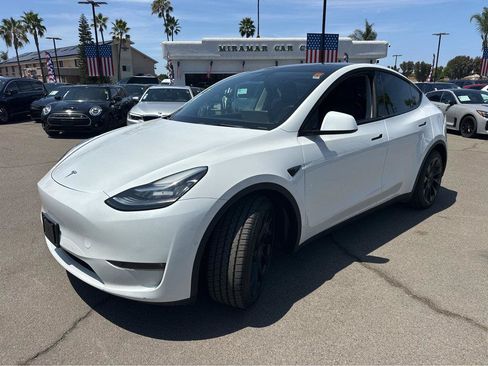 Used 2021 Tesla Model Y Long Range AWD/4WD image 11