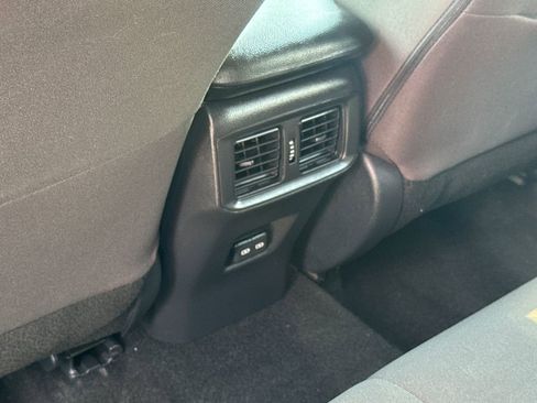 Used 2025 Toyota RAV4 XLE AWD/4WD image 35