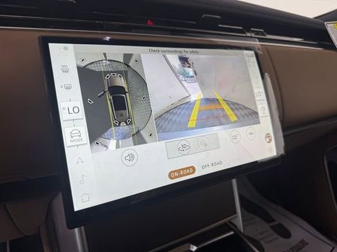 New 2025 Land Rover Range Rover Long Wheelbase SE image 34