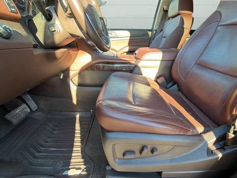 Used 2016 Chevrolet Tahoe LTZ AWD/4WD image 17