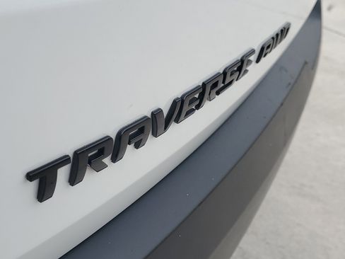 Used 2023 Chevrolet Traverse RS image 9
