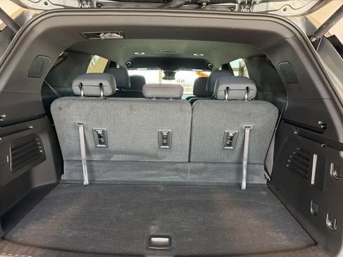 Used 2024 Chevrolet Traverse Z71 image 18