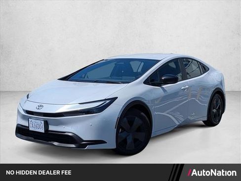 Used 2024 Toyota Prius LE FWD image 1