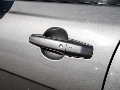 Used 2020 Jaguar XE S image 42