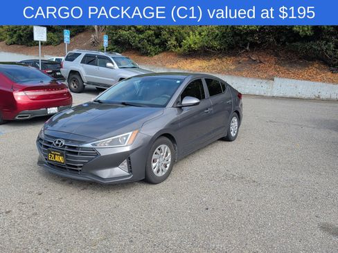 Used 2020 Hyundai Elantra SE w/ Cargo Package (C1) FWD image 3