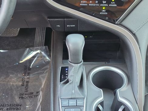 Used 2023 Toyota Camry XLE w/ Cold Weather Package AWD/4WD image 30