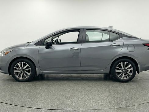 Used 2025 Nissan Versa SV image 5