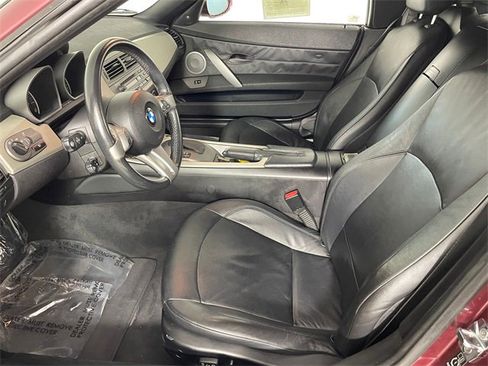 Used 2004 BMW Z4 3.0i image 2
