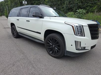 Used 2017 Cadillac Escalade ESV Luxury