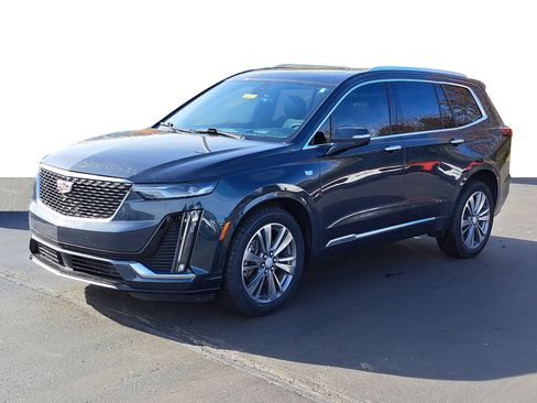 Used 2021 Cadillac XT6 Premium Luxury image 4