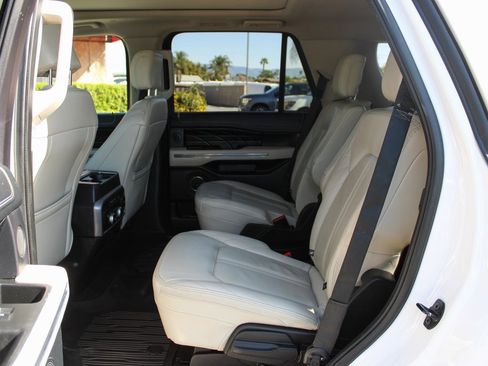 Used 2019 Ford Expedition Platinum image 35