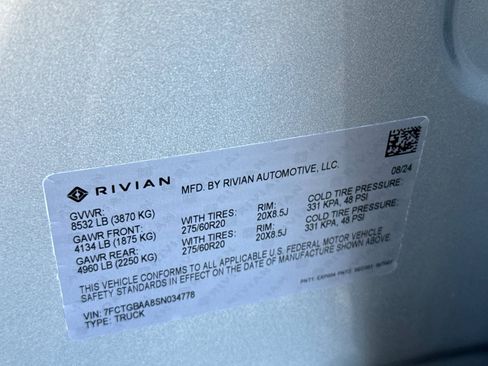 Used 2025 Rivian R1T Adventure image 39