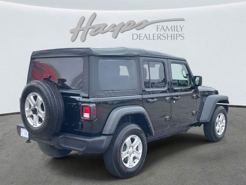 Used 2022 Jeep Wrangler Unlimited Sport AWD/4WD image 3