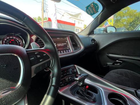 Used 2017 Dodge Challenger SRT Hellcat image 30