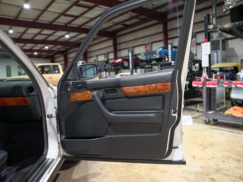 Used 1993 BMW 535i 535i 4dr Sedan image 33