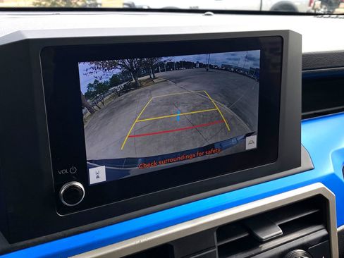 Used 2025 Toyota Tacoma TRD Off-Road image 17