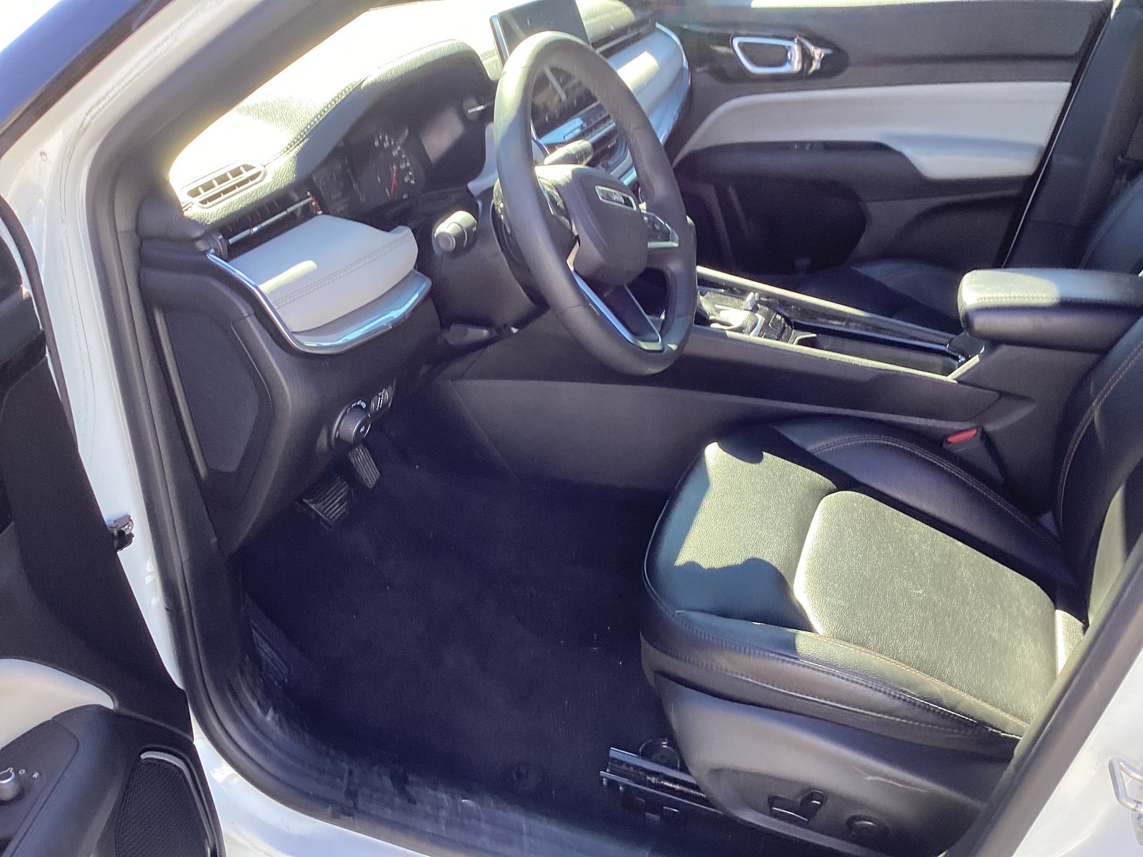 Used 2024 Jeep Compass Limited AWD/4WD image 11