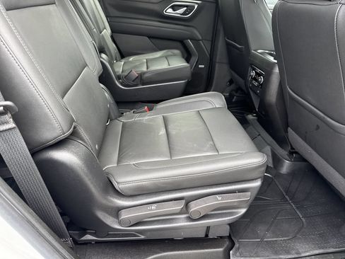 Used 2022 Chevrolet Tahoe Z71 w/ Luxury Package AWD/4WD image 15