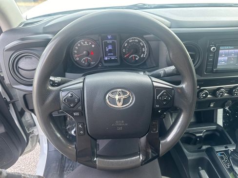 Used 2019 Toyota Tacoma SR image 32