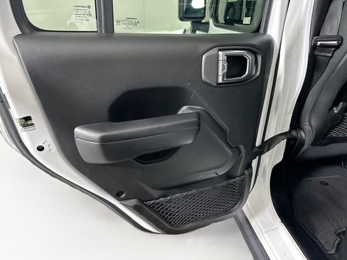 Used 2024 Jeep Wrangler Unlimited Rubicon 4xe AWD/4WD image 24