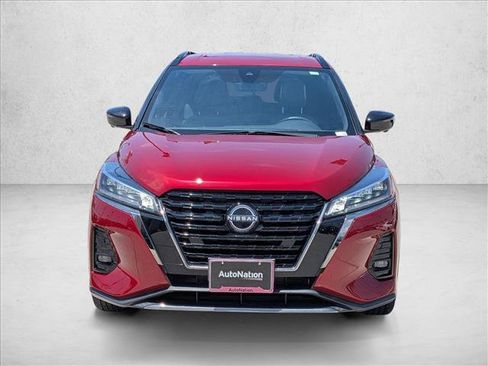 Used 2023 Nissan Kicks SR w/ SR Premium Package FWD image 2