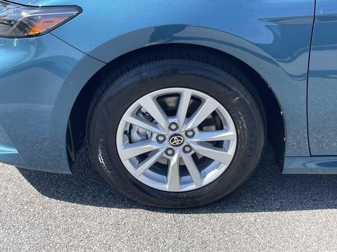 Used 2026 Toyota Camry LE image 9