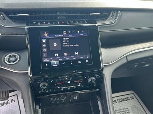 Certified 2023 Jeep Grand Cherokee L Laredo image 15