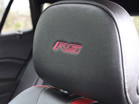 Used 2025 Chevrolet Trax RS w/ Sunroof Package image 17