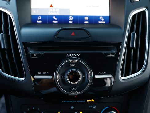 Used 2017 Ford Focus ST image 35