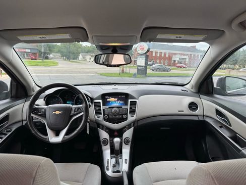 Used 2014 Chevrolet Cruze LT w/ Technology Package FWD image 21