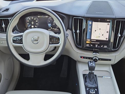 Used 2021 Volvo XC60 T5 Inscription w/ Advanced Package image 28