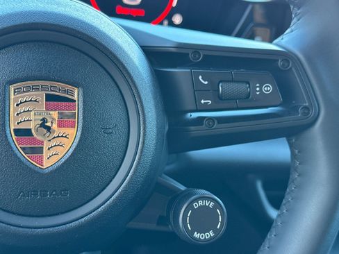Certified 2025 Porsche Macan Electric RWD image 30