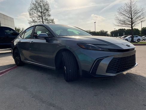 New 2026 Toyota Camry SE image 4