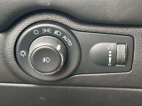 Used 2023 Dodge Durango GT AWD/4WD image 18