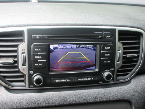 Used 2018 Kia Sportage LX FWD image 12