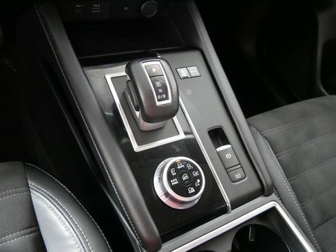 Used 2023 Mitsubishi Outlander SE AWD/4WD image 24