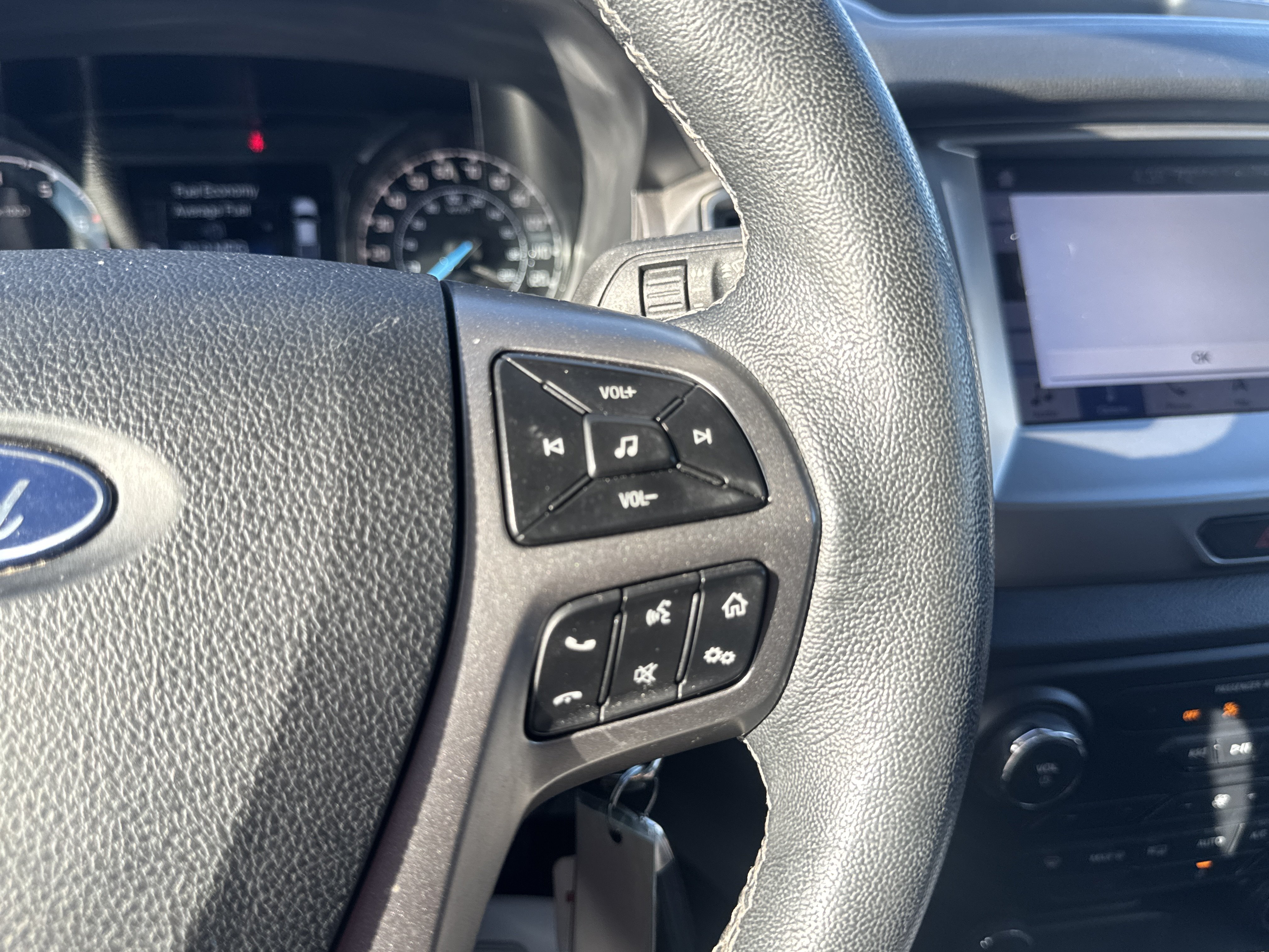 Used 2019 Ford Ranger XLT w/ Equipment Group 302A Luxury AWD/4WD image 19