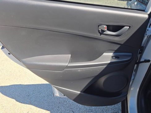 Used 2021 Hyundai Kona SE w/ Cargo Package FWD image 18