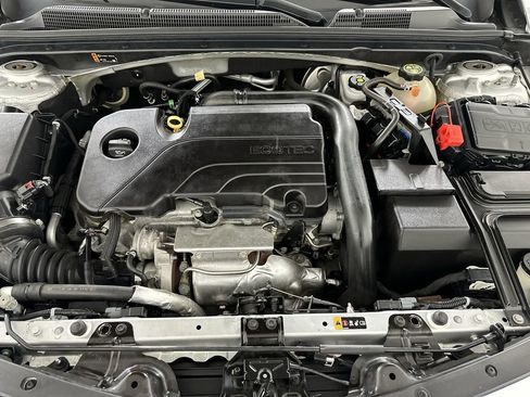 Used 2018 Chevrolet Malibu LT FWD image 31