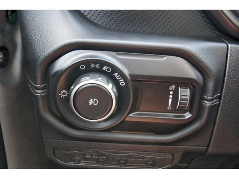 Used 2024 Jeep Wrangler Unlimited Rubicon AWD/4WD image 22