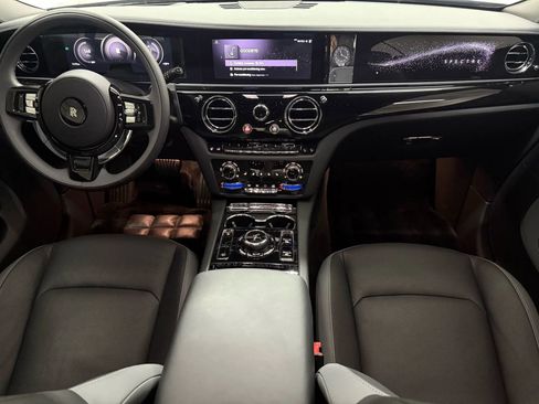 Used 2025 Rolls-Royce Spectre image 2