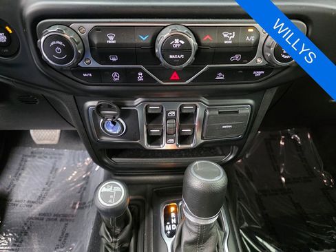 Used 2022 Jeep Gladiator Sport AWD/4WD image 22