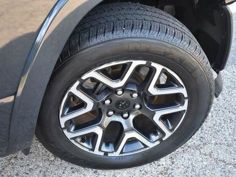 Used 2026 RAM 1500 Laramie AWD/4WD image 16
