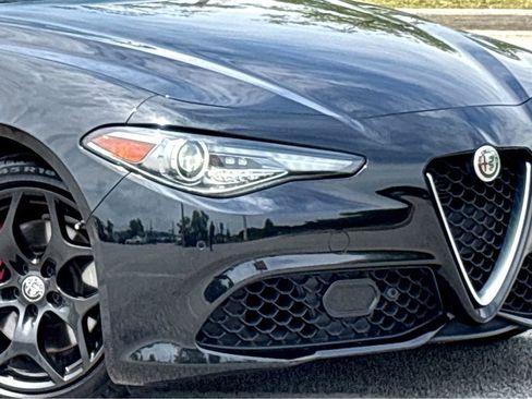 Used 2022 Alfa Romeo Giulia Ti AWD/4WD image 19