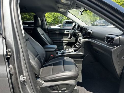 Certified 2023 Ford Explorer XLT w/ Equipment Group 202A AWD/4WD image 33