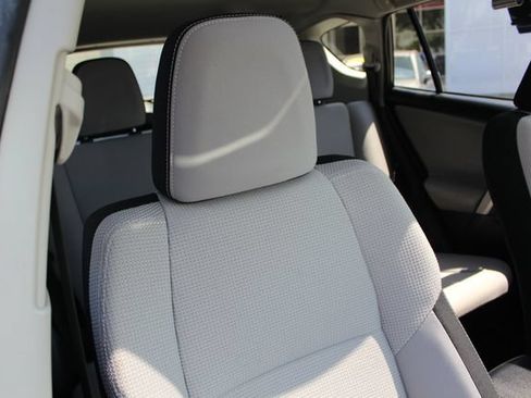 Used 2017 Toyota RAV4 XLE w/ Carpet Mat Package FWD image 20