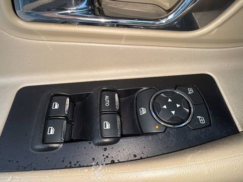 Used 2018 Ford Taurus SE image 10