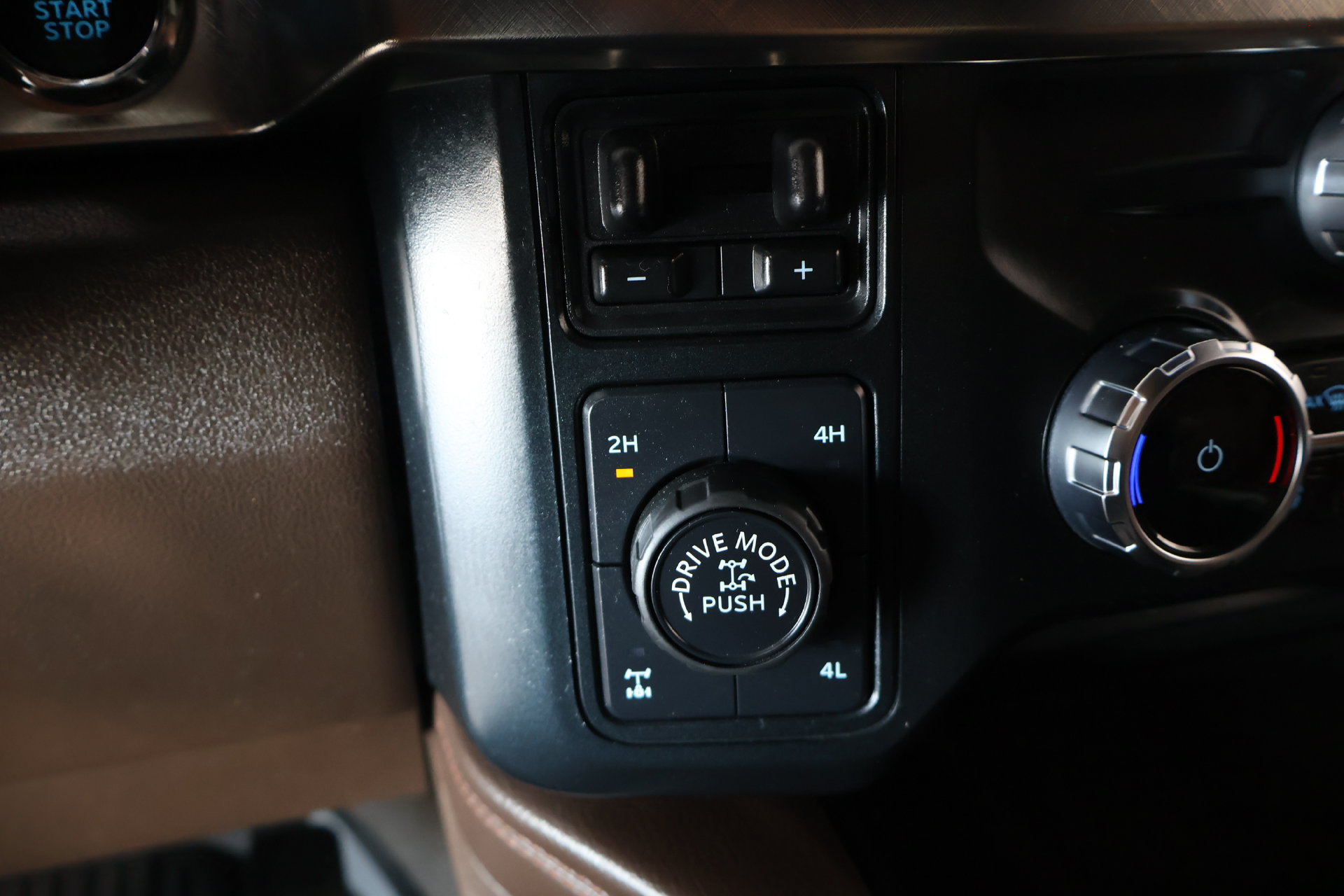 Used 2023 Ford F250 King Ranch w/ Tremor Off-Road Package AWD/4WD image 9