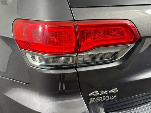 Used 2017 Jeep Grand Cherokee Limited image 36